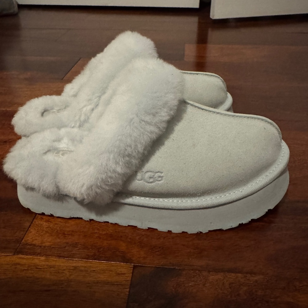 UGG Women’s Disquette Slippers